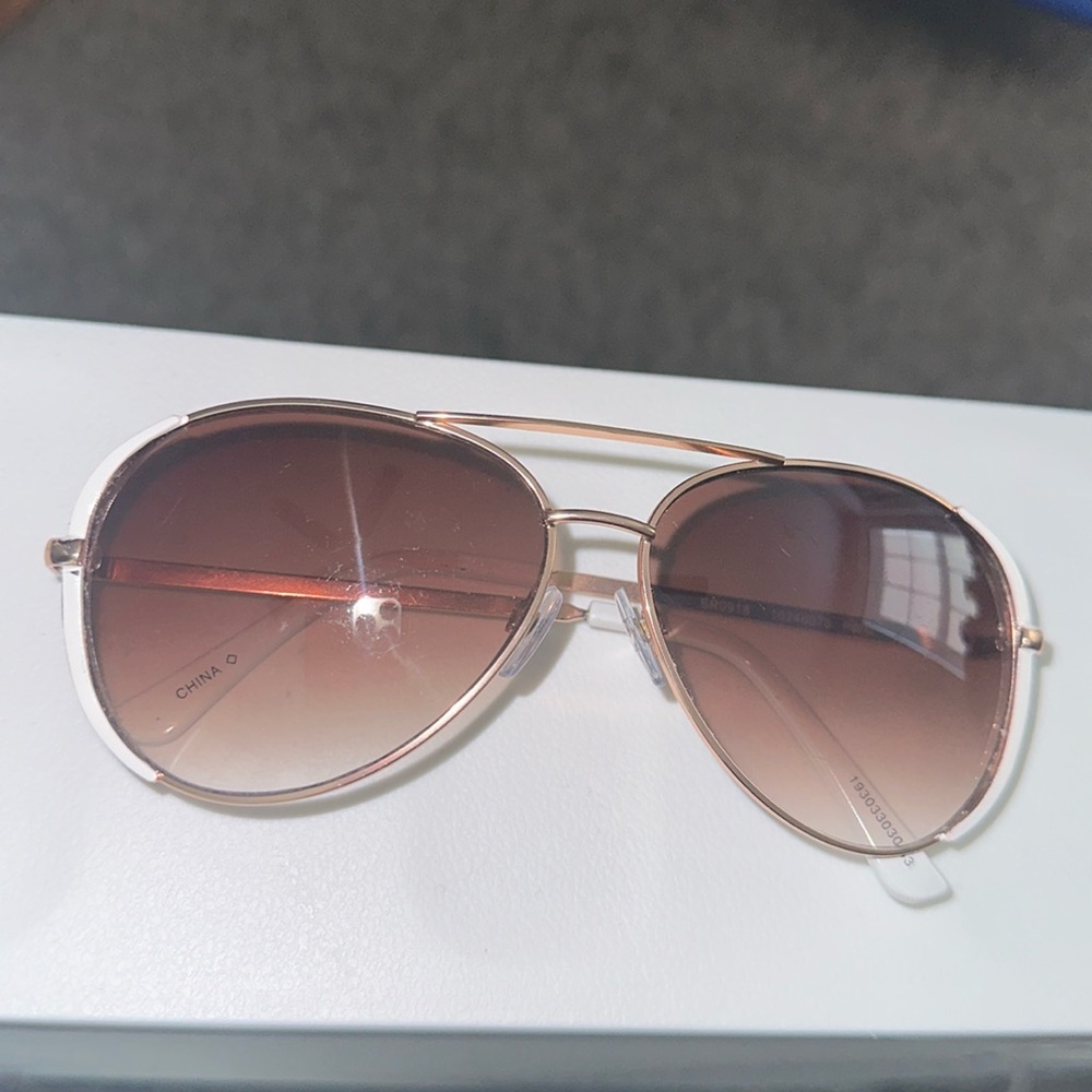 Foster Grant women’s shades
